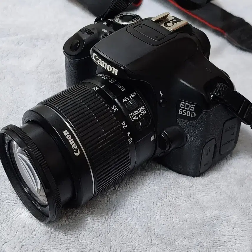 캐논 EOS 650D DSLR 카메라 와 18-55 렌즈 팝니다.