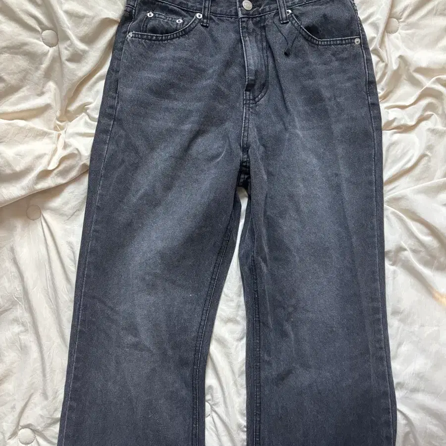 POLI'SUE M SS STUDDED WASHED JEANS, BLUE #폴리수엠,#폴리수엠데님
