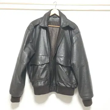 다크 브라운 레더 봄버 자켓