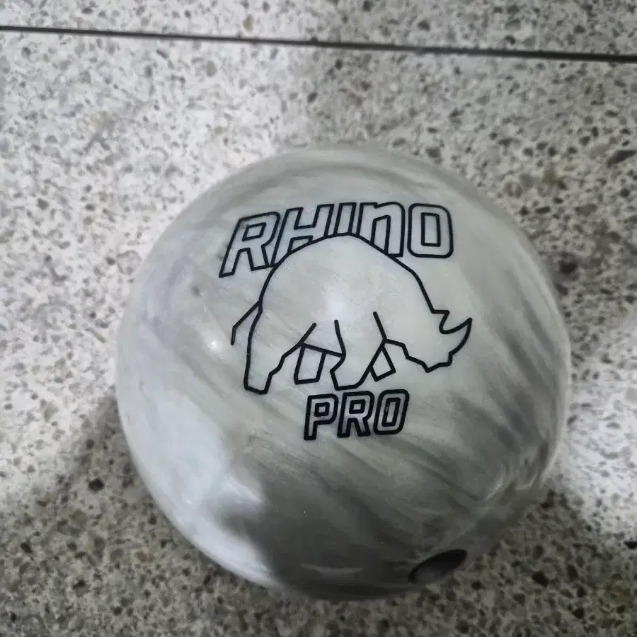 Ivory Rhino Pro 14p #볼링공,#볼링,#새볼링공,#브런스윅 on Bunjang