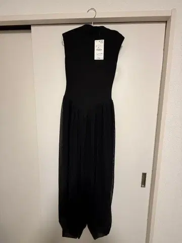 [미사용 새상품] ZARA 슬리브리스 롱 원피스