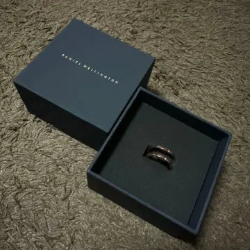 [ 미사용 새상품 ] Daniel Wellington 핑크 골드 반지