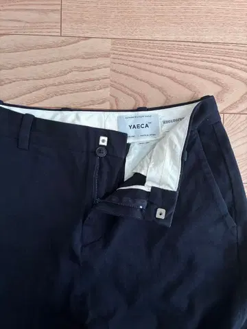 YAECA 야에카 테이퍼드 팬츠 네이비