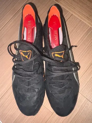 PUMA 블랙 스파이크 슈즈