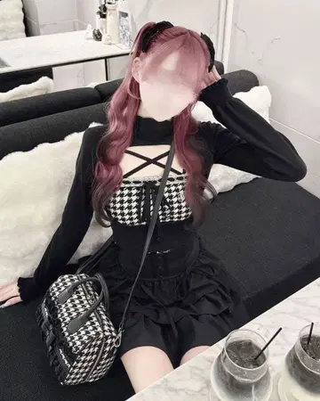 미셸 마카롱 하운드투스 체크 하이넥 앙상블 상의 허니뮤우