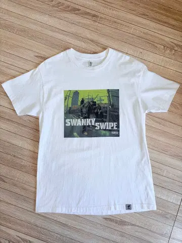 SWANKY SWIPE 티셔츠 L 사이즈