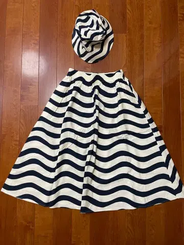 가격 인하 marimekko x UNIQLO 파도 무늬 플레어 스커트 모자 세트