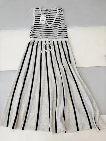 ZARA 스트라이프 니트 슬리브리스 원피스 S 사이즈