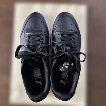 PUMA 블랙 스니커즈
