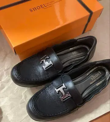 SHOEL H 모티브 가죽 펌프스 24.5cm