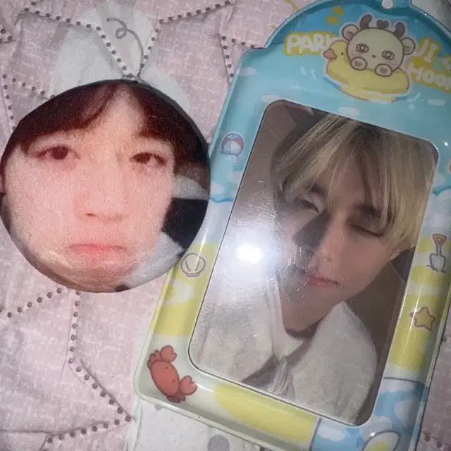 박지훈 포카 + 포카홀더 + 말랑핀벳지 판매합니다!!