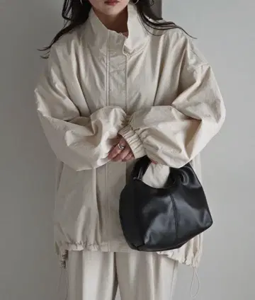 COURO 스탠드 카라 나일론 몬스터 코트