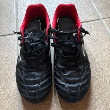 Mizuno 축구화 블랙/레드