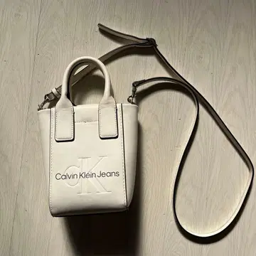 Calvin Klein Jeans 화이트 숄더백