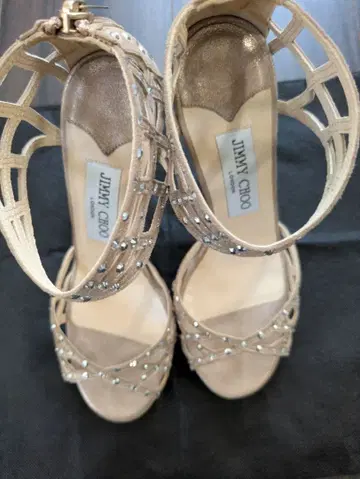 JIMMY CHOO 베이지 비쥬 하이힐