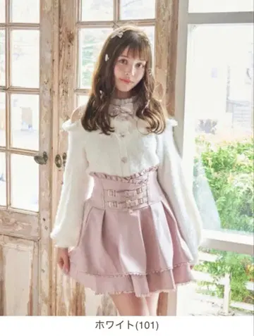 LIZLISA 리즈리사 레이어드 스타일 어깨 트임 니트 화이트