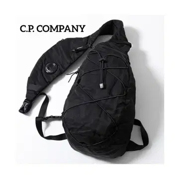 CP COMPANY 숄더백 블랙
