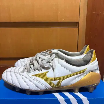 미즈노 모렐리아 네오 2 화이트/골드 26cm 깔창 없음