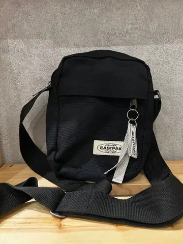 EASTPAK x JILLSTUART 블랙 숄더백