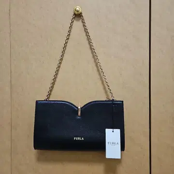 FURLA 블랙 가죽 숄더백