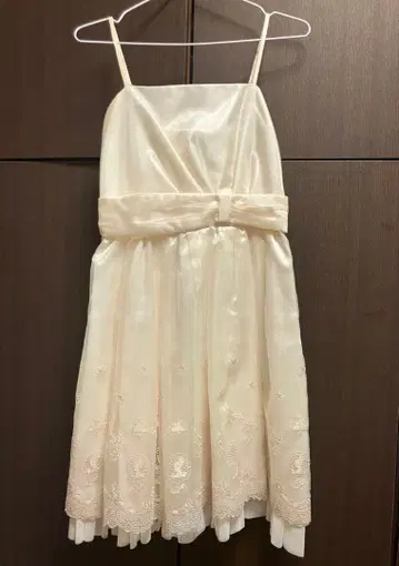 L'EST ROSE 레스트로즈 Disney 콜라보 원피스 아이보리