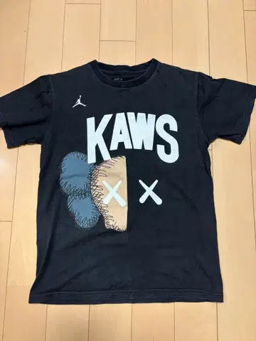 Jordan Kaws 콜라보 T셔츠 S사이즈