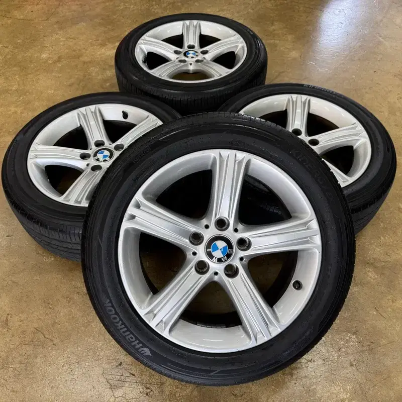 BMW (f30) 3시리즈 17인치 정품 휠 타이어 팝니다