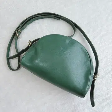 [ 새상품급 ] 일비종떼 숄더백 하프문 그린 가죽