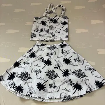 CECIL McBEE Disney 셋업 보태니컬 무늬 M 사이즈