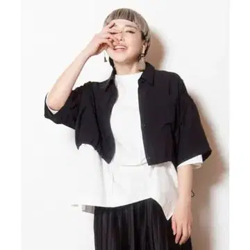 오즈모시스 크롭 절개 셔츠 블라우스