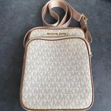 MICHAEL KORS 모노그램 숄더백