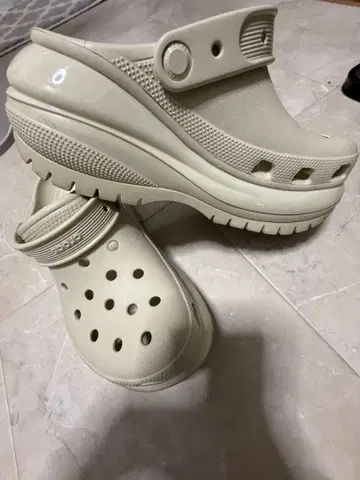 Crocs 메가 클로그 샌들