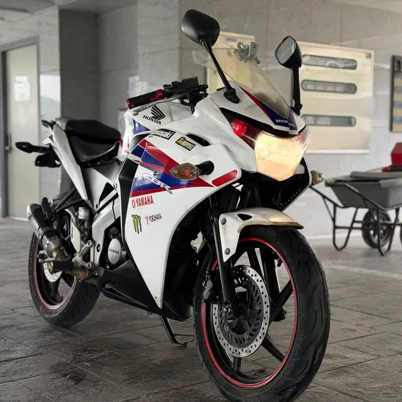 혼다cbr125/13년/4만/ 컨디션 좋고 깔끔한 차량 판매