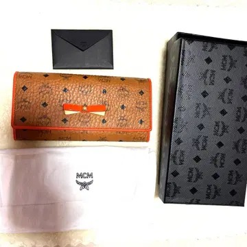 새상품 레어 디자인 MCM 장지갑 리본 코냑