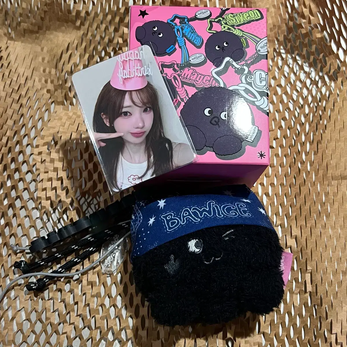 QWER Chodan Magenta Hina Siyeon Lock Voice Keyring on Bunjang