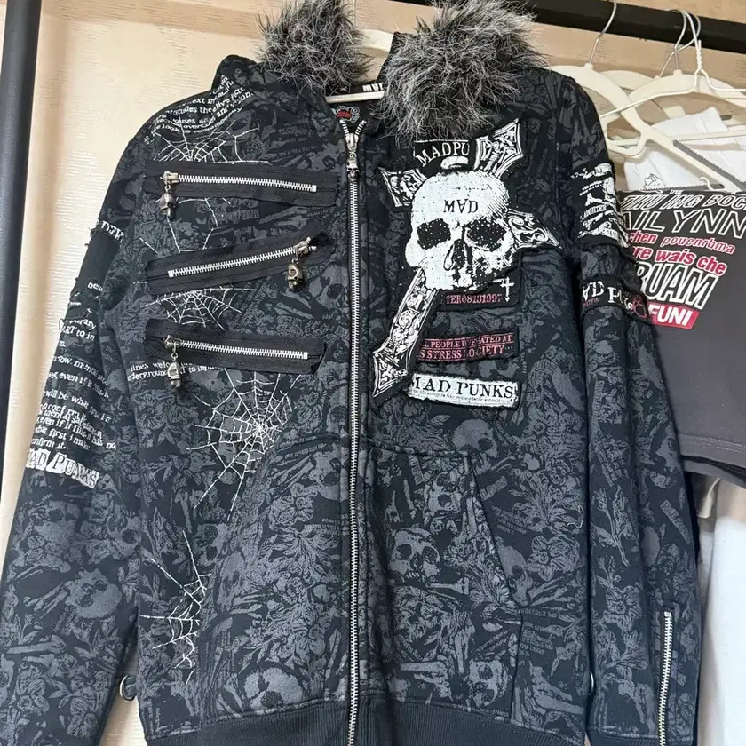 Shop madpunk on Bunjang Global Site - No more Korean account!