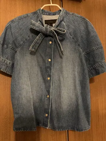 택 포함 새상품 ZARA 데님 블라우스 리본 디자인 반팔 셔츠 XS
