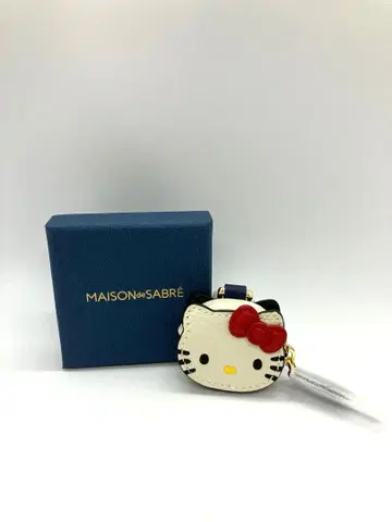 미사용 새상품 메종 드 사브레 키티 50th 콜라보 AirTag 백 참