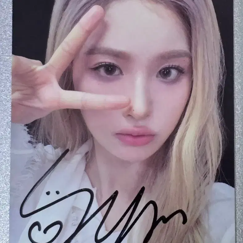 nmixx NMIXX kyujin KYUJIN sign polaroid wts | Bunjang Global