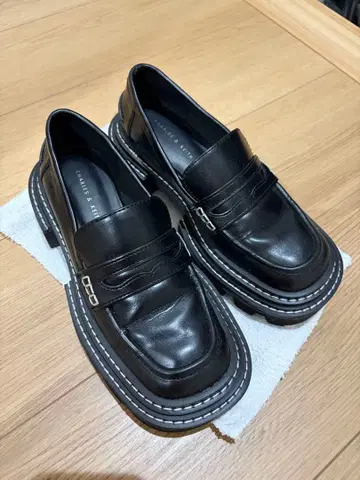 블랙 로퍼 통굽 밑창