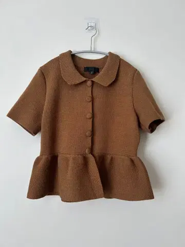 ZARA 브라운 페플럼 반팔 니트탑