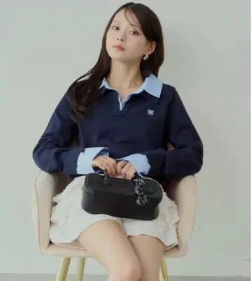 chico 치코 자수 장식 카라 부착 폴로 니트