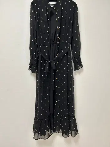 새상품급 AMERI 아메리 도트 쉬폰 롱 원피스 프론트 버튼 S