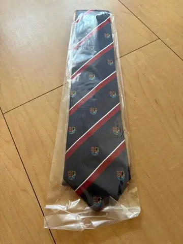 지브리 미타카의 숲 미술관 넥타이