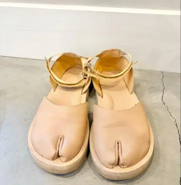 UNITED ARROWS SUICOKE 타비 샌들 24cm