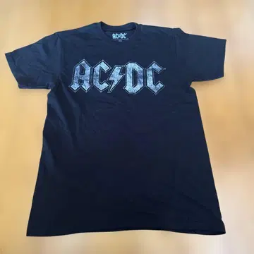 구제 의류 새상품급 AC/DC 블랙 밴드 티셔츠 M 사이즈