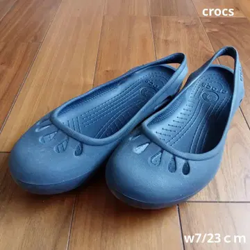 crocs 마린디 네이비 w7/23 cm
