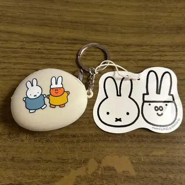 미사용 새상품 미피 스튜디오 클립 실리콘 파우치 참 동전 지갑 1점 한정