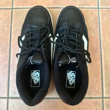VANS 블랙 스니커즈