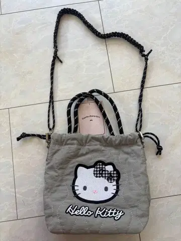 산리오 헬로키티 퀼팅 복조리 백